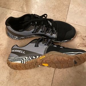 Merrill Trail Glove 6 Solution Dye Black/White